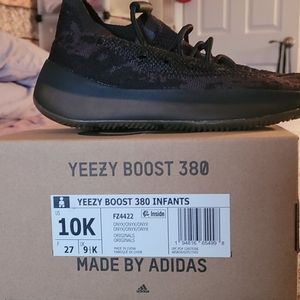 Kids Yeeys WORN ONCE IN HOME